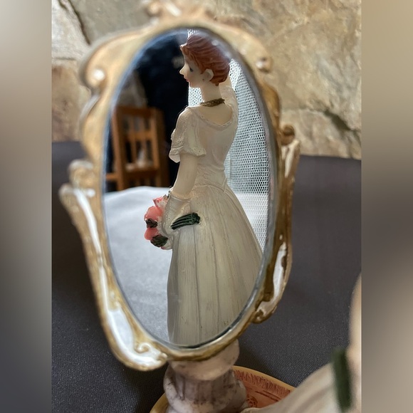 Vintage K’s Collection Beautiful Bride Resin Figurine Having One Last Look - Picture 4 of 11